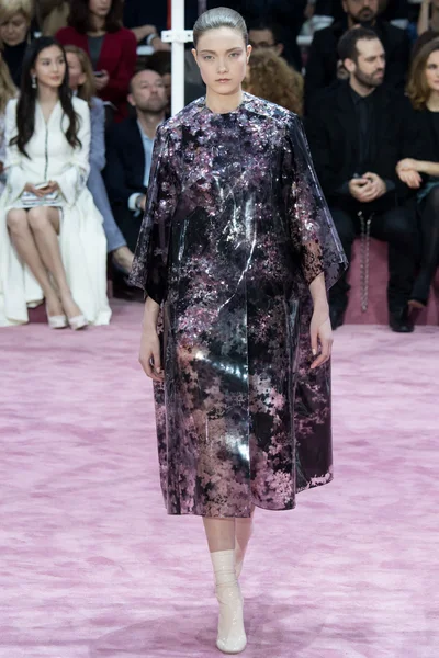 Look 25